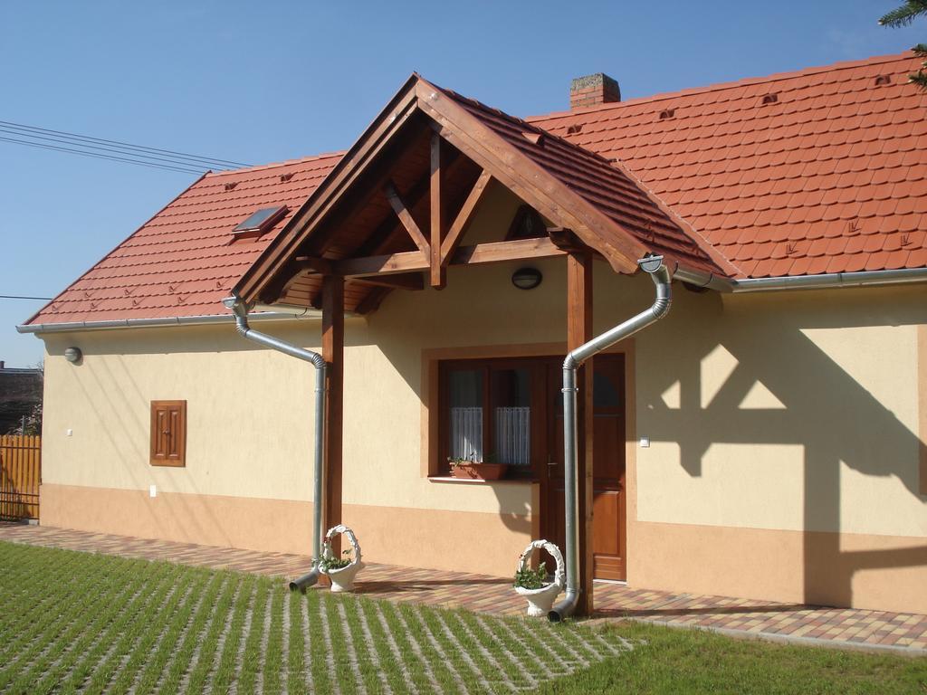 Gerendás Vendégház Sotony Exterior foto
